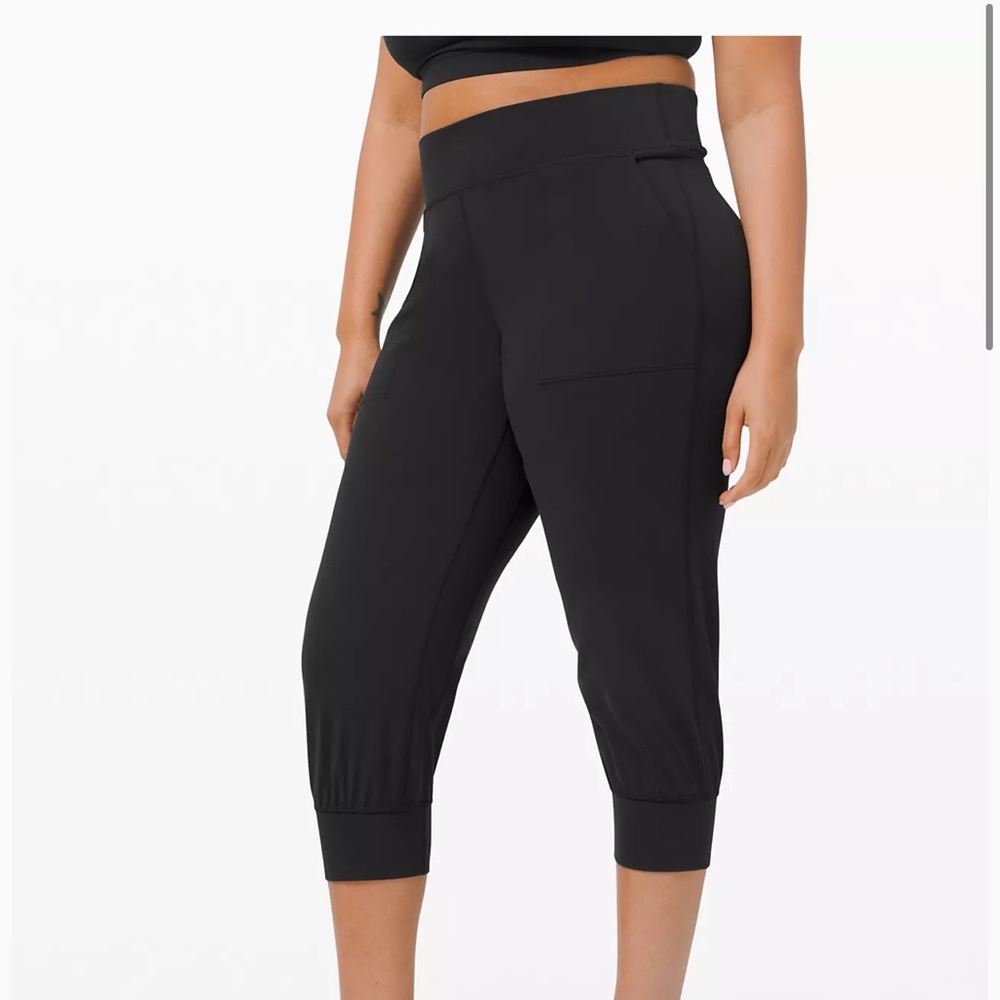 Lululemon Align Jogger Crop Black Size 4 EUC